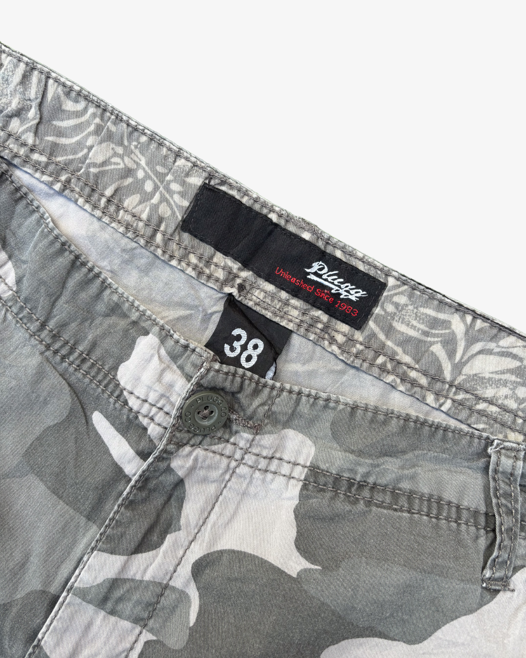 SHORT CARGO CAMO Y2K · T 50