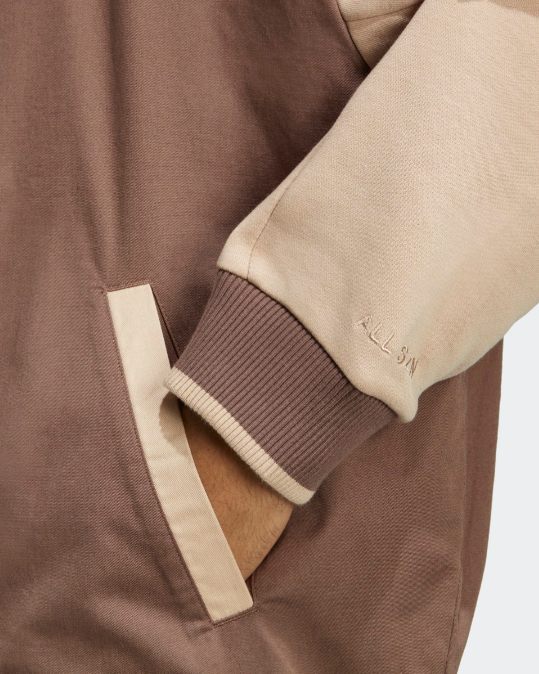 CHAQUETA ALL SZN LOGOMANIA COLLEGIATTE · T - XXL