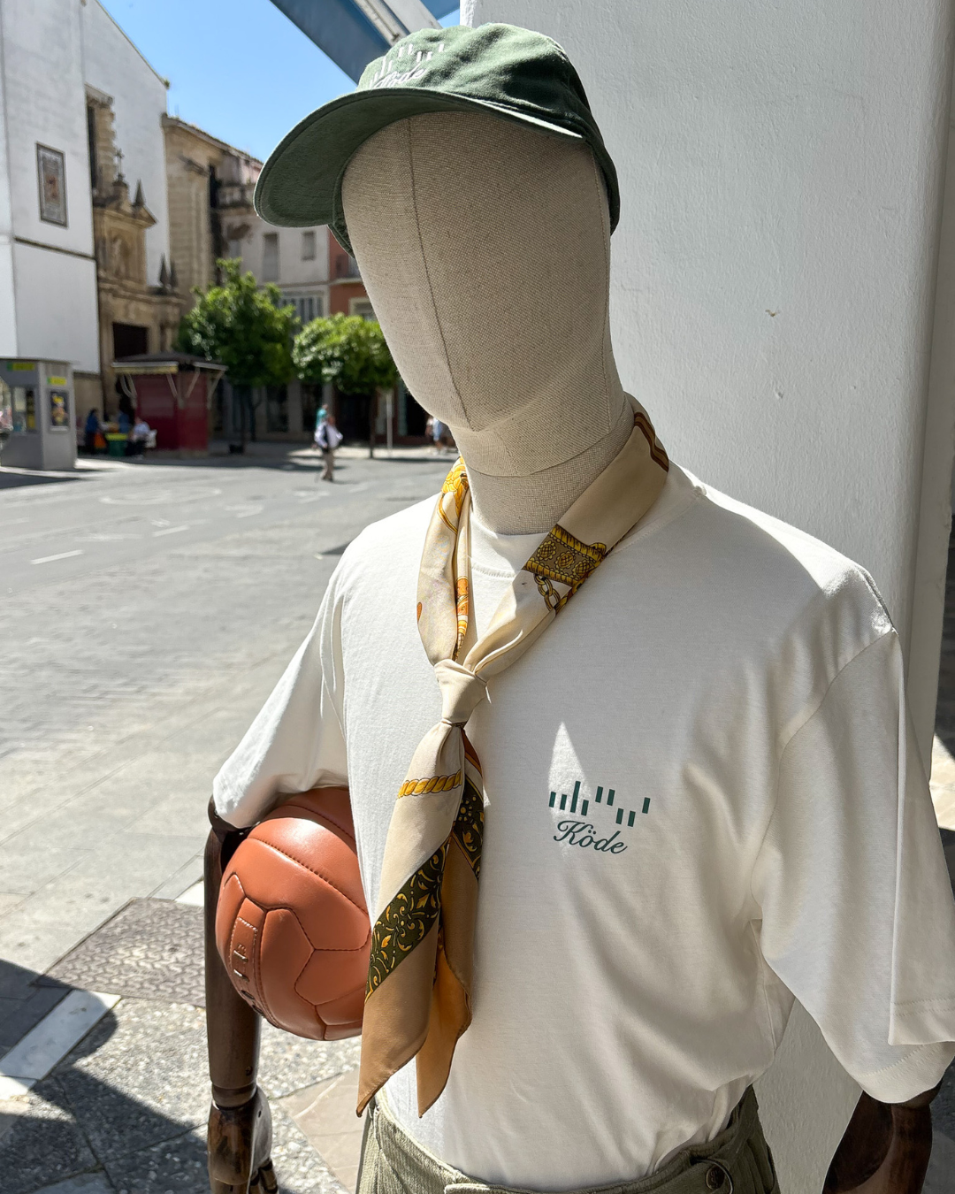 Camiseta SIGNATURE K Crudo – DROP 001 | KÖDE