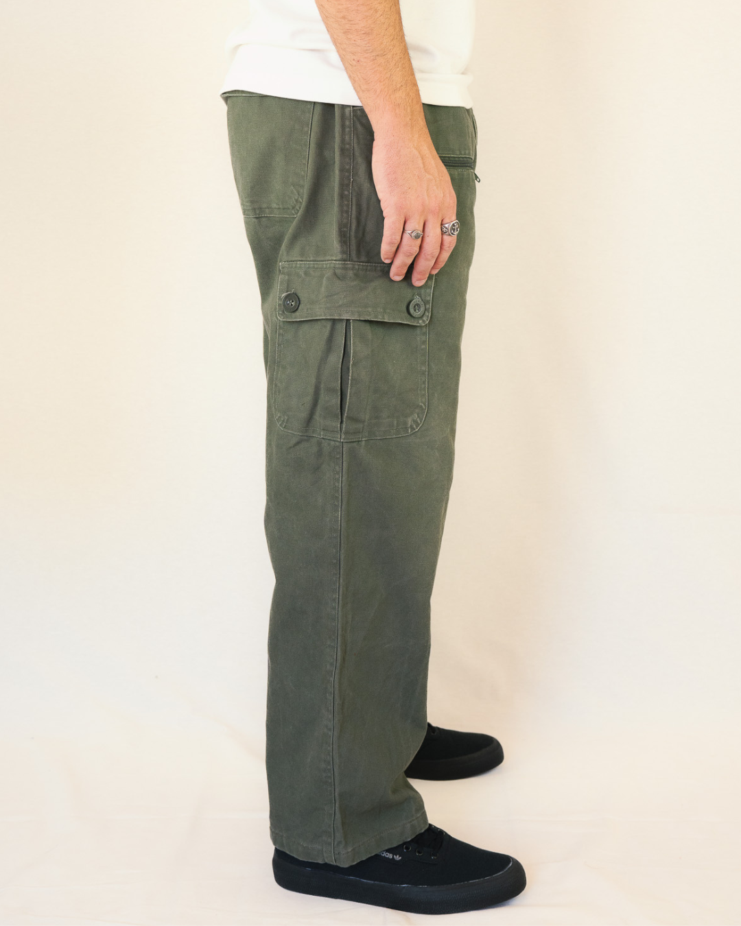 PANTALÓN CARGO PINZAS · T - 48