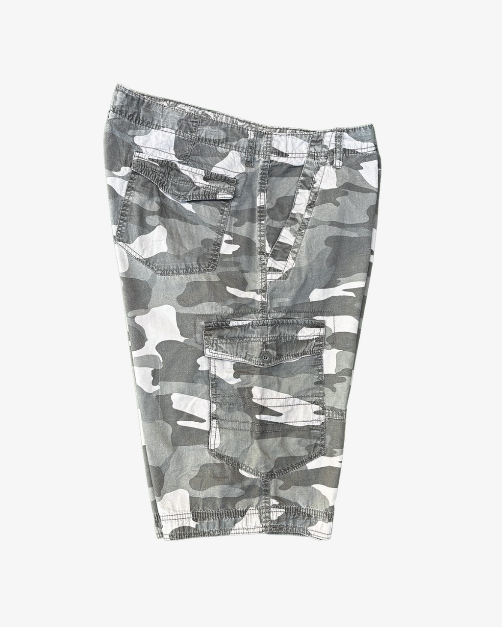 SHORT CARGO CAMO Y2K · T 50
