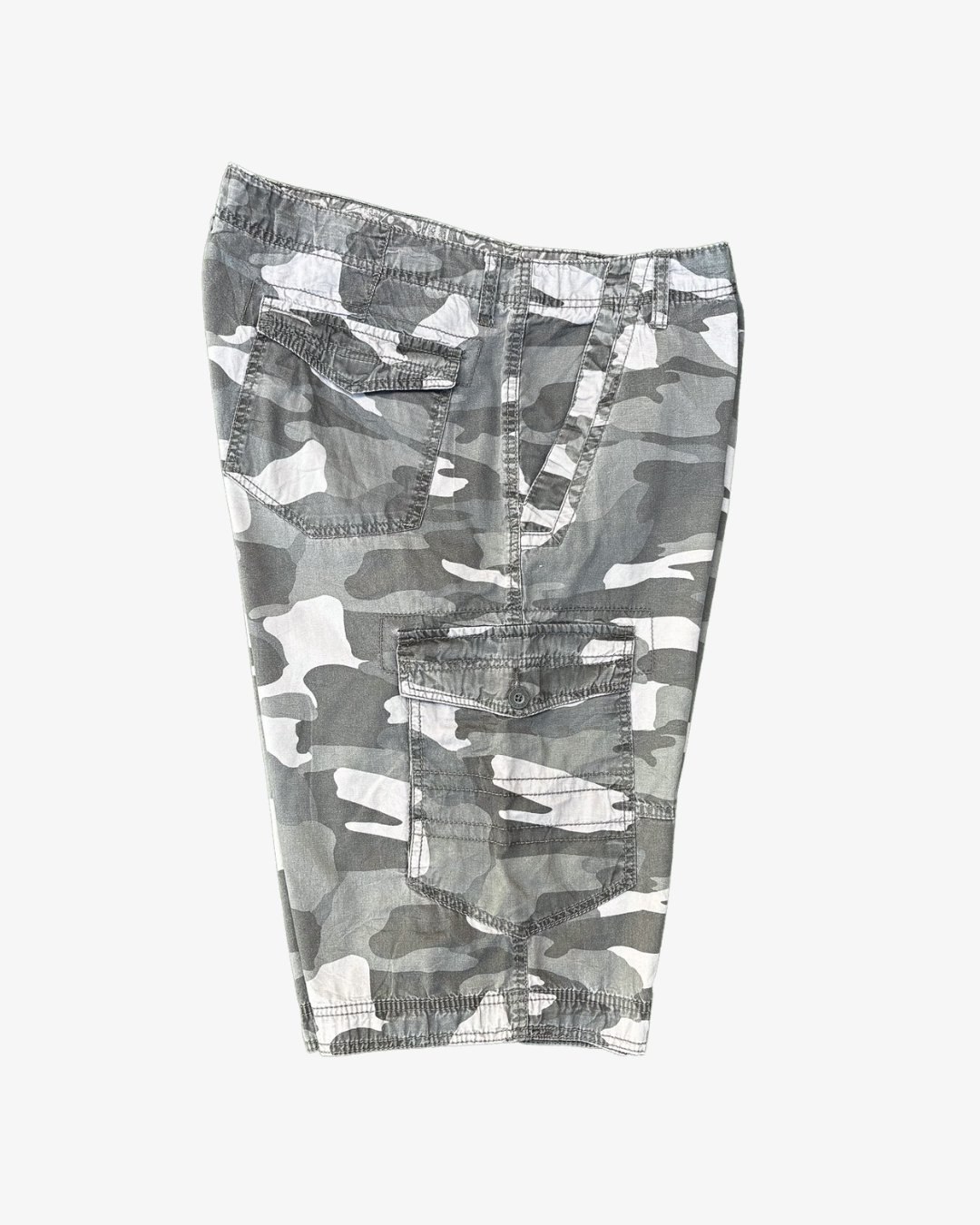SHORT CARGO CAMO Y2K · T 50