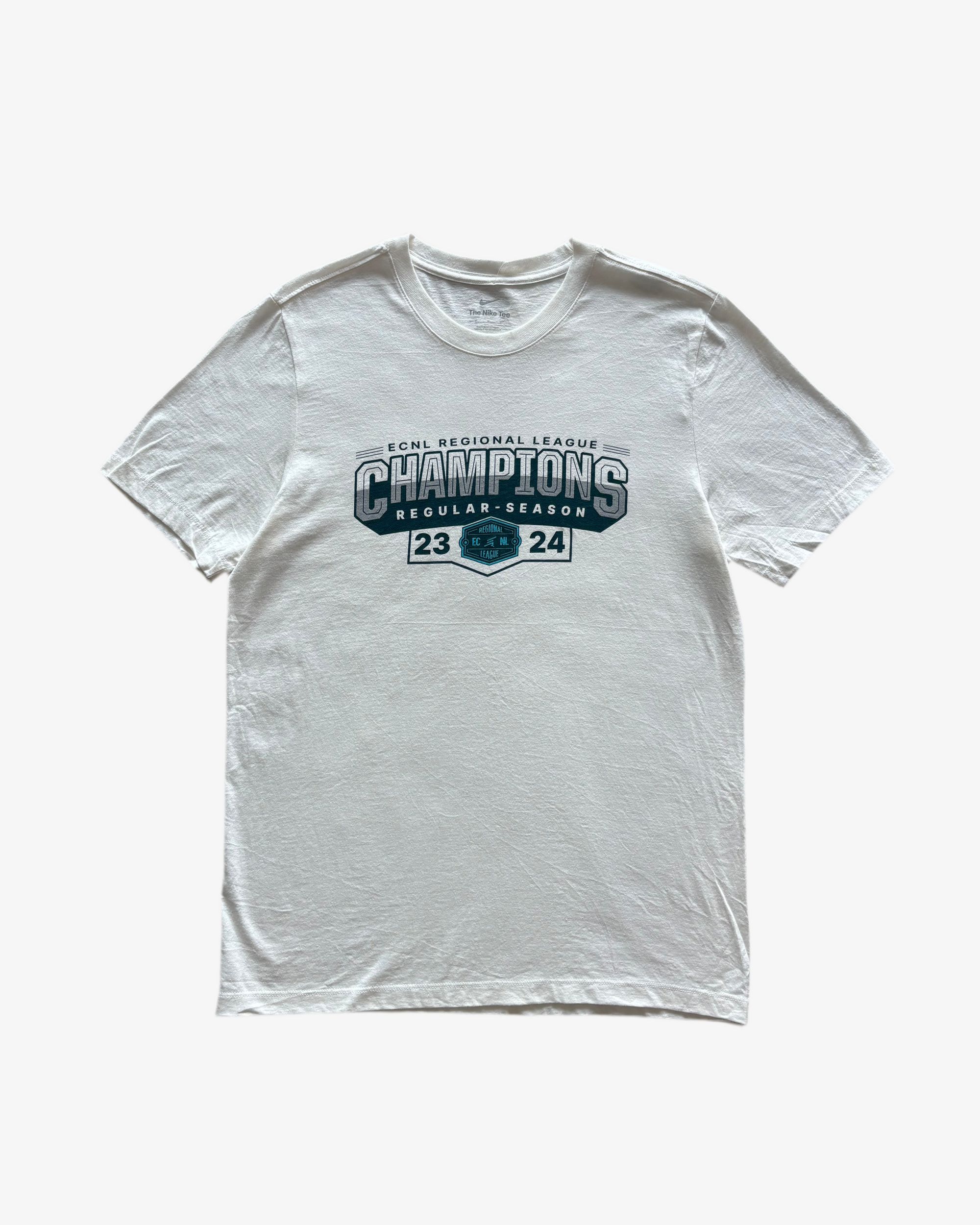 CAMISETA VINTAGE NIKE ECNL CHAMPIONS 23/24 – WHITE TEE · KÖDE VINTAGE